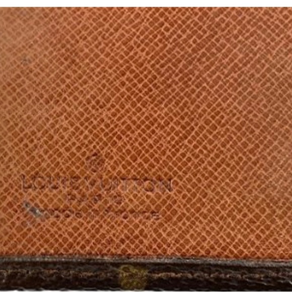 Louis Vuitton bi- fold wallet - Picture 3 of 10